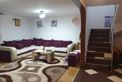 Casă cu 4 camere în Central - 1