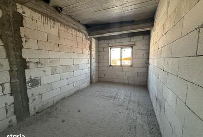 Casă cu 4 camere cu Teren 200 Mp în Central - 11
