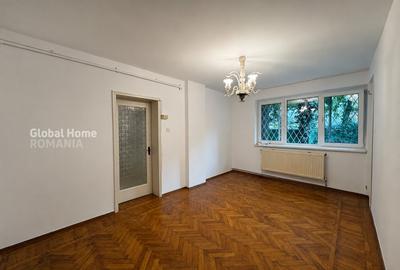 Apartament cu 3 camere semidecomandat în 1 Mai