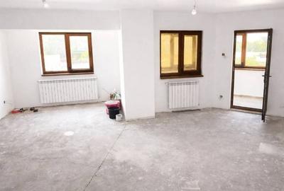 Apartament cu 3 camere decomandat în Boema - 1