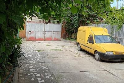 Casă cu 4 camere cu Teren 300 Mp în Tei