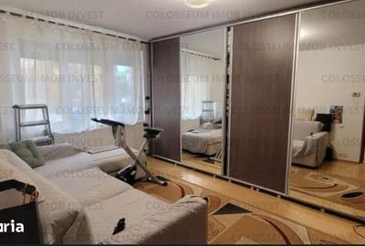 Apartament cu 3 camere decomandat în Florilor