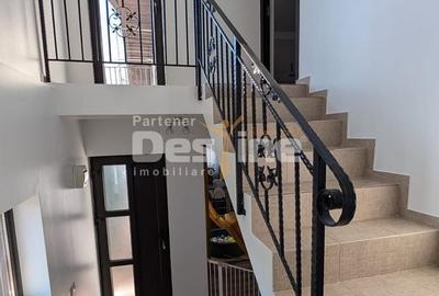 Casă cu 4 camere cu Teren 360 Mp în Ciurea - 1
