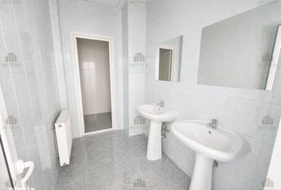 Spațiu comercial, de 1,100 mp, în Central