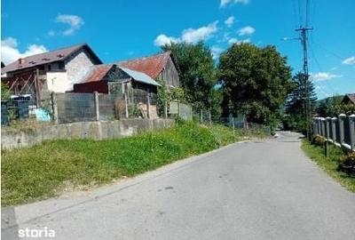 Casă cu 2 camere cu Teren 493 Mp în Brănești