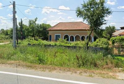 Casă cu 3 camere în Capu Dealului