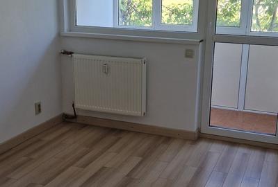 Apartament cu 3 camere decomandat în Cantemir - 1