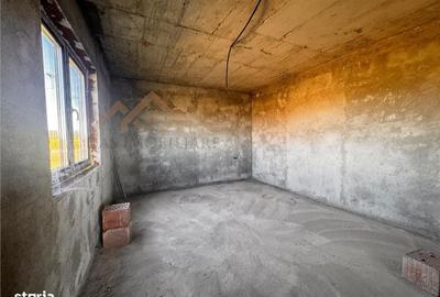 Casă cu 4 camere cu Teren 1380 Mp în Coltău