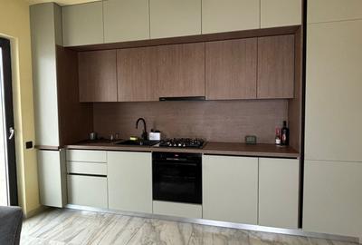 Apartament cu 3 camere semidecomandat, mobilat în Florești