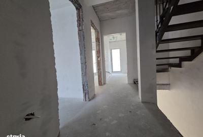 Casă cu 4 camere cu Teren 320 Mp în Central