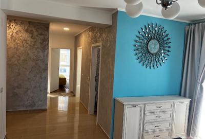 Apartament cu 3 camere decomandat, mobilat în Aradului
