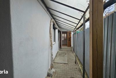 Casă cu 3 camere cu Teren 130 Mp în Central - 1