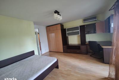 Apartament cu 2 camere semidecomandat în Mircea cel Bătrân