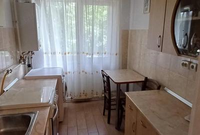 Apartament cu 2 camere decomandat în Micro 14