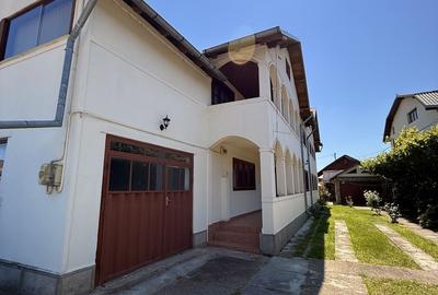 Casă cu 7 camere cu Teren 830 Mp în