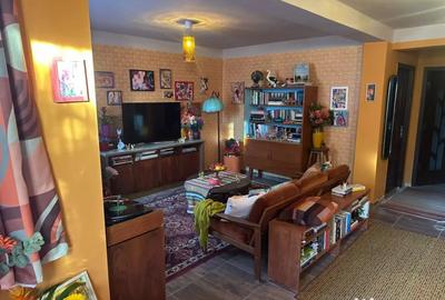 Casă cu 5 camere cu Teren 794 Mp în Livedea