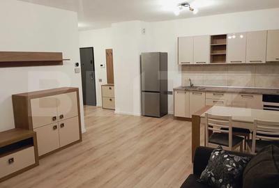 Apartament cu 2 camere semidecomandat, mobilat în Central