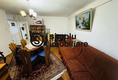 Apartament cu 3 camere decomandat în 1 Mai
