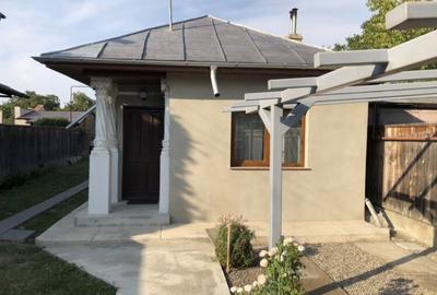 Casă cu 2 camere în Central
