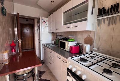 Apartament cu 2 camere semidecomandat în Crângași