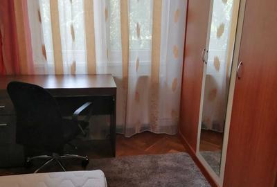 Apartament cu 3 camere decomandat în Cornișa