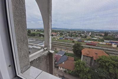 Garsonieră decomandată în 9 Mai - 12