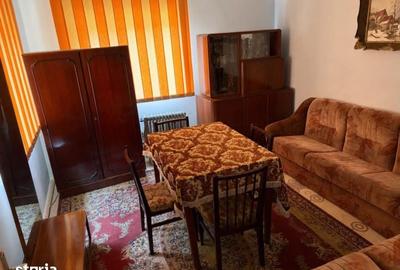 Casă cu 4 camere cu Teren 1300 Mp în Central