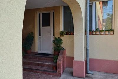 Casă cu Teren 430 Mp în Poșta