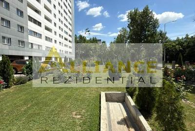 Apartament cu 2 camere în Apărătorii Patriei
