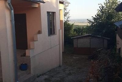 Casă cu 6 camere cu Teren 1300 Mp în Seciu - 2