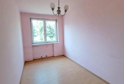 Apartament cu 3 camere semidecomandat în Podgoria - 1