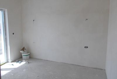 Casă cu 4 camere cu Teren 350 Mp în Giarmata