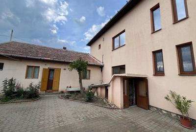 Casă individuală cu 5 camere cu Teren 1500 Mp în Central - 2