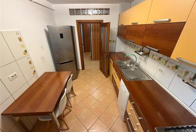 Apartament cu 4 camere decomandat, mobilat în Central - 2