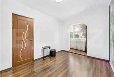 Apartament cu 2 camere semidecomandat, mobilat în Tractorul