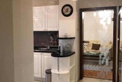 Apartament cu 4 camere semidecomandat, mobilat în Moșilor