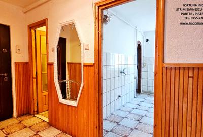 Apartament cu 3 camere decomandat în Calea Romanului