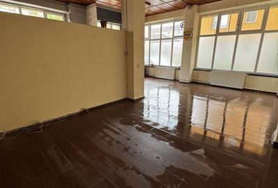 Spațiu comercial, de 47 mp, în Central - 5