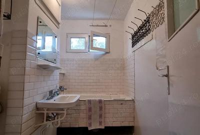 Apartament cu 3 camere semidecomandat în Govândari