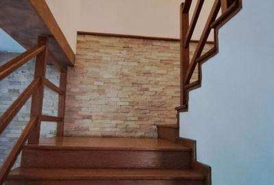 Casă cu 4 camere în Mocira