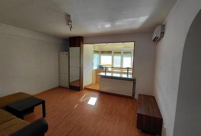 Apartament cu 3 camere semidecomandat în Central - 6