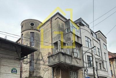 Casă cu 9 camere cu Canalizare în Unirii - 1