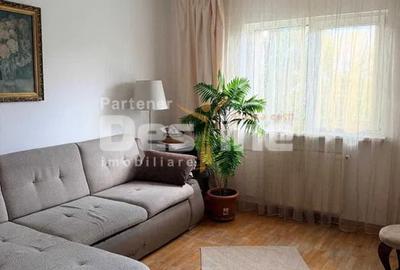 Apartament cu 3 camere decomandat, mobilat în Nerva Traian