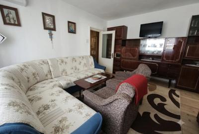 Apartament cu 2 camere semidecomandat, mobilat în Central