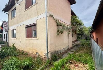 Casă cu 6 camere cu Teren 1060 Mp în Central - 11