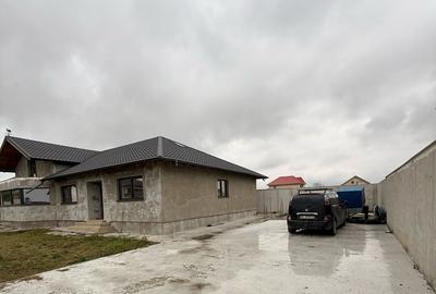 Casă individuală cu 6 camere cu Canalizare în Șendreni - 12