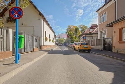 Casă individuală cu 4 camere cu Teren 269 Mp în Brașovul Vechi