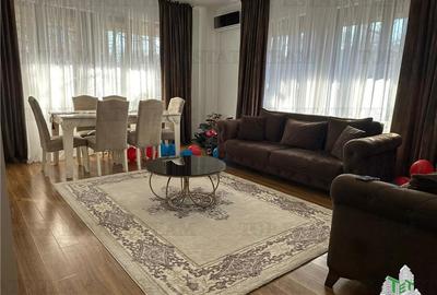 Apartament cu 3 camere semidecomandat în Bucureștii Noi