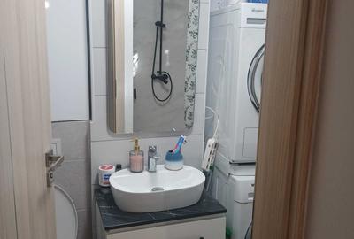 Apartament cu 3 camere decomandat în Micro 15
