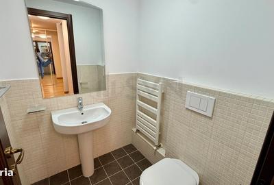 Apartament cu 3 camere în Aviatorilor